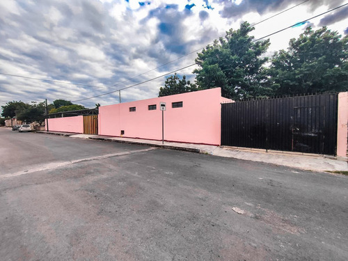 Amplio Edificio Multifuncional En Venta A Dos Cuadras De Per