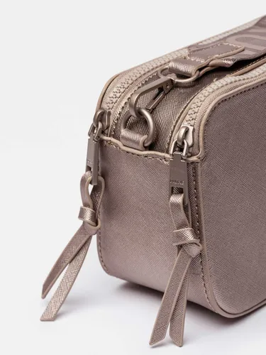 Cartera plateada prune new arrivals
