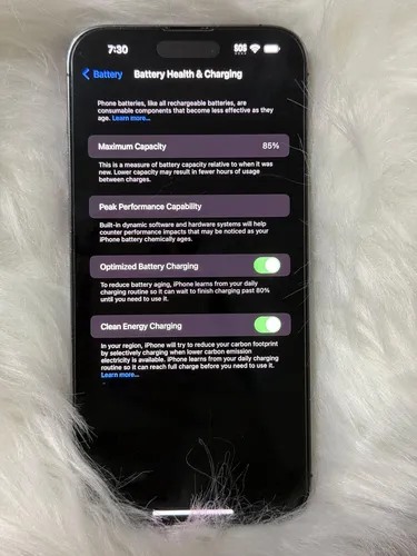 Apple iPhone 14 Pro Max (256 Gb) - Morado Oscuro (Usado)