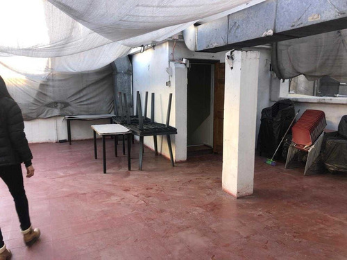 Edificio 4 Pisos 444 M2, Pleno Barrio Cívico, Para Inversión