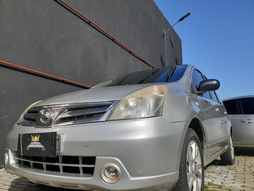 Imagem 2 de 15 de Nissan Livina