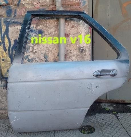 Puerta Trasera Izquierda Nissan V16 Año 2004