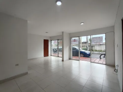 Casa-local En Arriendo En Santa Clara. Cod A26271