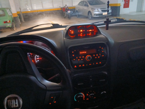 Fiat Strada 1.8 16v Adventure Cab. Dupla Flex 3p