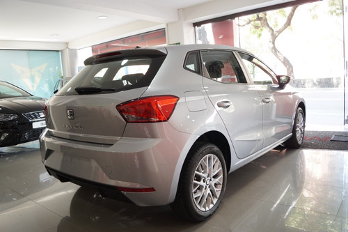 Imagen 5 de 15 de Seat Ibiza Style Plata Manual 2021