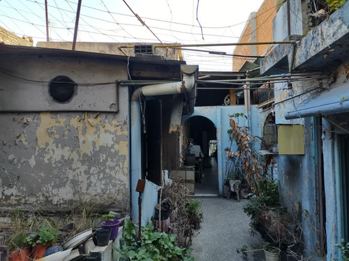 Merolla Vende | Hermosa Casa A Reciclar En Barracas | Lote 8.70 X 42 Aprox.