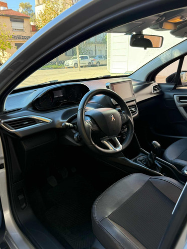 Peugeot 2008 1.6 Feline am20