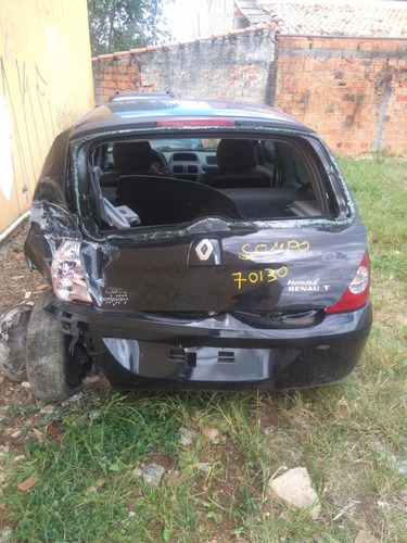 Imagem 4 de 10 de Sucata Clio 2 E 4 Portas Em Peças