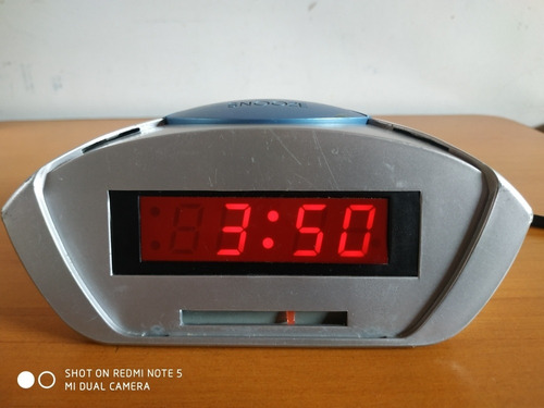 Radio Reloj Snooze 