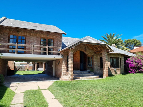 Casa En Arturo Illia 1068