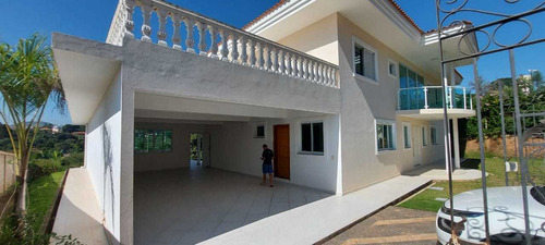 Imagem 8 de 14 de 2.000 M², Em Condomínio, 05 Suítes E Área De Lazer !!