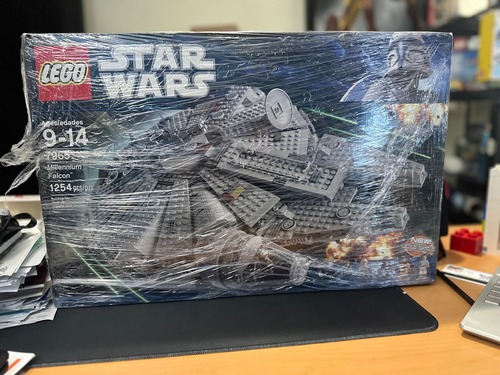 Lego Set 7965 Millennium Falcon 1254 Darth Vader (Usado)
