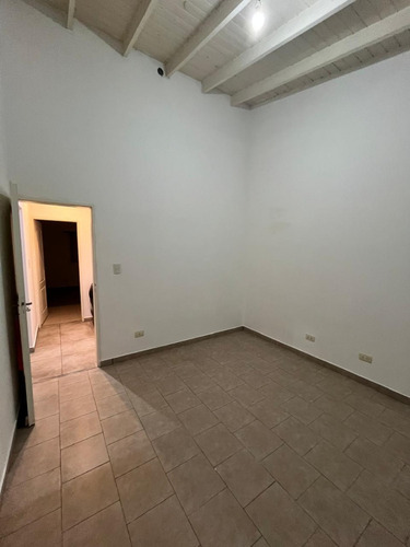 Alquiler Departamento De 3 Ambientes En Planta Alta Entrada Independiente !!!!