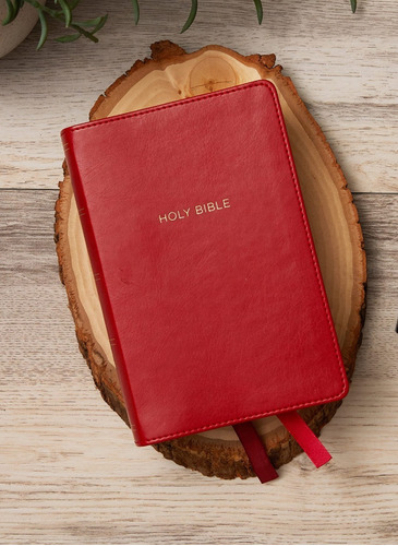 Imagen 3 de 5 de Biblia En Inglés New King James Deluxe Tamaño Compacto Rojo