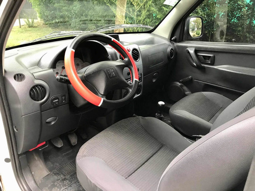 Peugeot Partner 1.4 Furgon Vidriado 5as 2016 G Pfaffen Autos