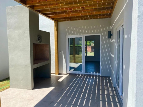 Casa En Venta De 3 Dormitorios En Pinares