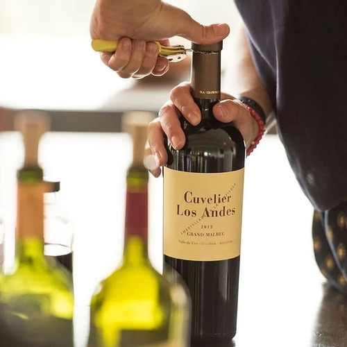 Vino Cuvelier Grand Malbec 750ml.