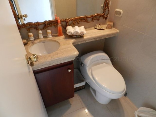Imagen 20 de 30 de Casa Duplex Venta Alto Hatillo 21-6717 Eva Castillo 0414.306.72.20