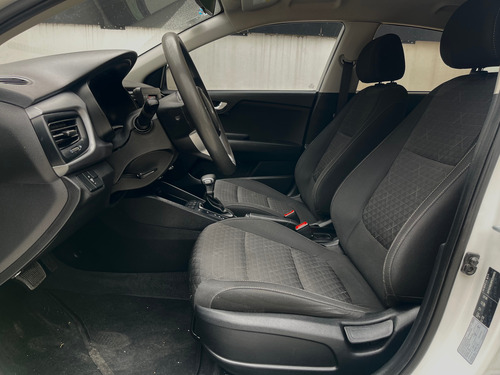 Kia Rio 1.6 L Sedan At