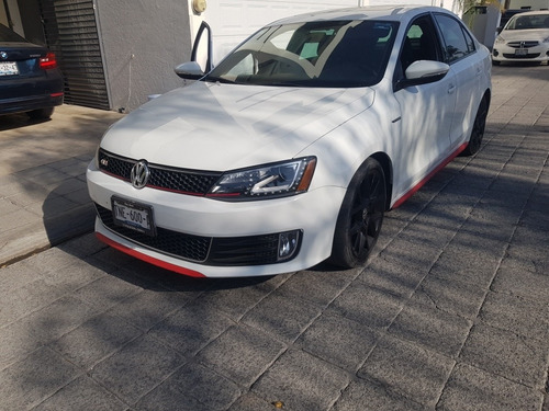 Imagen 10 de 15 de Volkswagen Jetta 2014 2.0 At