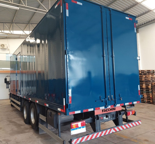 Imagem 3 de 12 de Mercedes Benz Atego 2430 2020 6x2 Automático Completo Baú