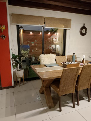 Casa Ph A La Venta De Tres Dormitorios En Cordón Con Azotea Transitable, Barbacoa Cerrada Y Dos Patios.