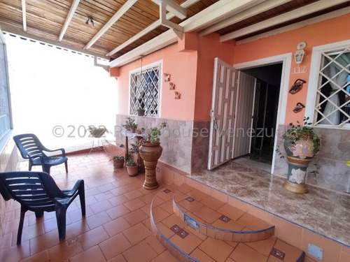 Imagen 12 de 30 de Casa En Venta Zona Norte Barquisimeto Lara Rah. 23-105895 // Invierta Seguro Con Rentahouse//
