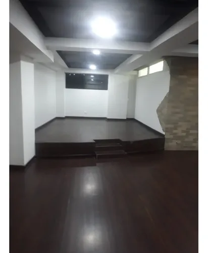 Venta De Local Con Renta En Milán