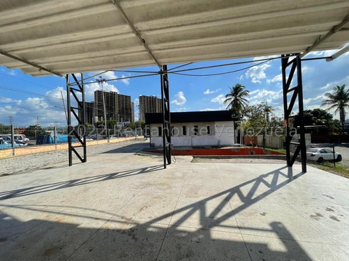 % Raiza Suarez Vende Lote De Terreno Con Galpon Av Las Industrias Barquisimeto, 2 4 1 7 0 3 6, Con 2606m2 Oficinas Deposito Estacionamiento Contactame Por Favor...!!!