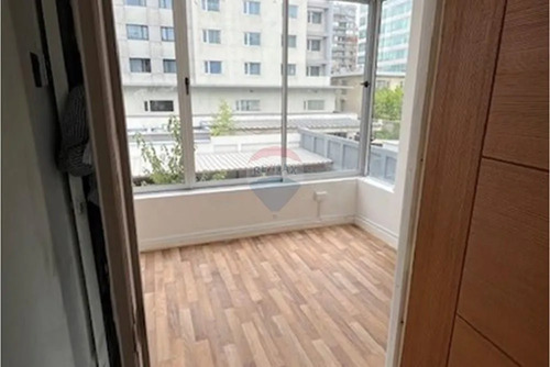 En Venta Oficina Con 3 Privados Y Recepción,