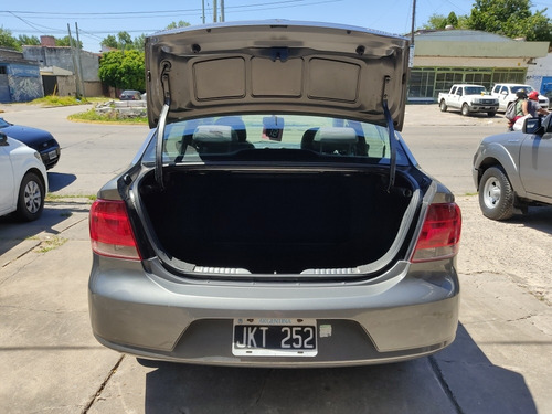 Volkswagen Voyage 1.6 Confortline 101cv