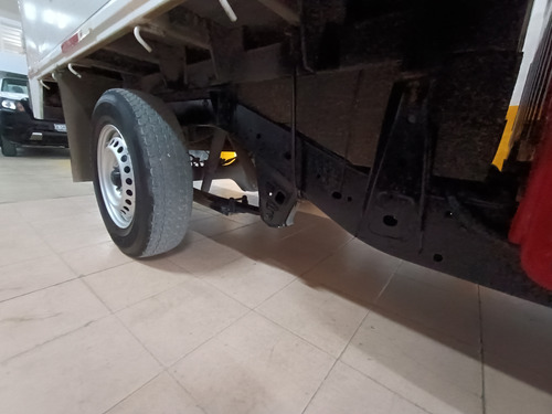 Camioneta Nissan Np300 Chasis Cabina Modelo 2023 Con Caja