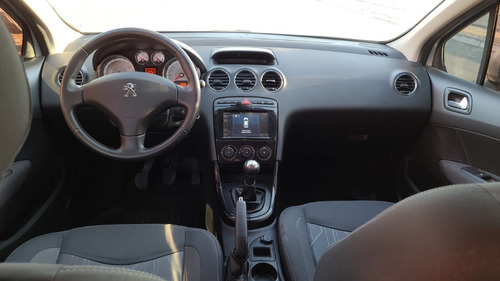Imagen 8 de 25 de Peugeot 408 2.0 Allure 143cv