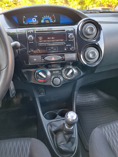 Toyota Etios 1.5 Sedan X