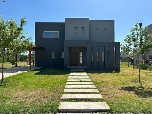 Venta Casa 4 Ambientes San Gabriel Villanueva Tigre