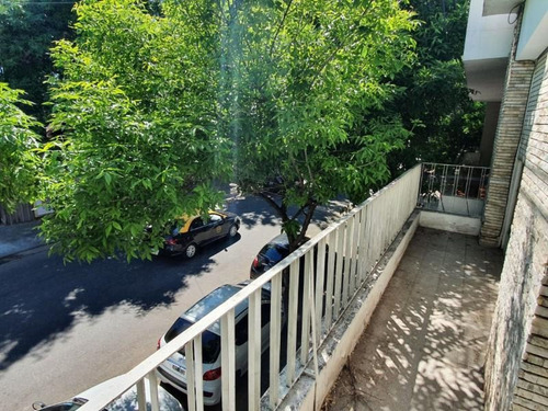 Comodo Departamento, Dos Dormitorios, Patio Con Parillero, Balcon, Sin Expensas !