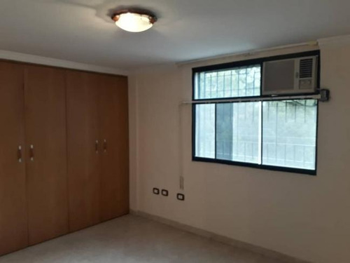 Imagen 10 de 17 de Apartamento Remodelado En Urbanizacion Bosque Valle Tazon