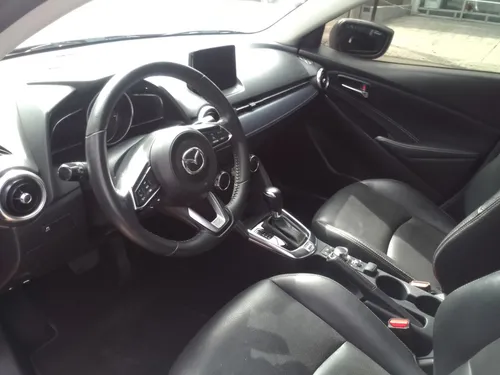 Mazda 2 Grand Touring LX