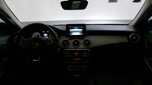 Mercedes-Benz Clase GLA 1.6 GLA 200 CGI SPORT