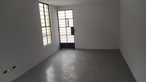 Imagen 2 de 10 de En Venta Casa Amplia En Carabayllo Urb. Santa Isabel