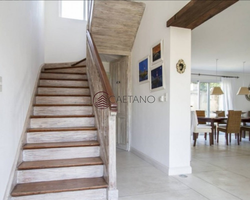Casa En Venta En Faro De Punta Del Este- Ref: 1259