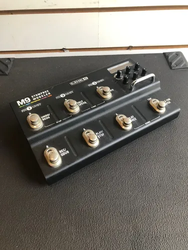 Pedaleira Line 6 Stombox M9
