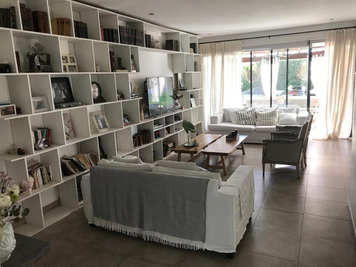 Imagen 9 de 15 de Casa En Una Planta A La Venta, Barrio La Comarca