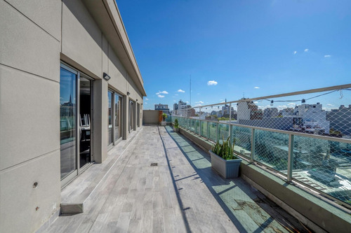 Departamento En Venta - 2 Dormitorios 2 Baños - Cochera - 95mts2 - Flores