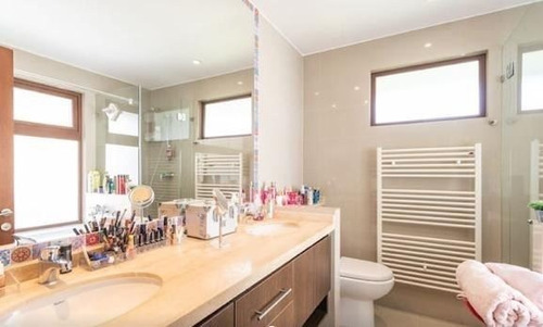 Imagen 12 de 28 de Arriendo Amoblado Casa En San Carlos De Apoquindo Las Condes