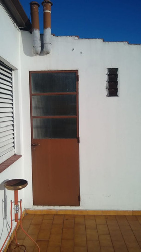 Importante Casa En Venta Con Local Comercial