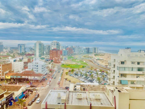 Península 2 Dorm Y Medio, 2 Baños, Buena Orientación!- Ref: 1568