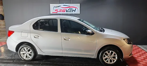 Renault Logan 1.6 Privilege / Intens