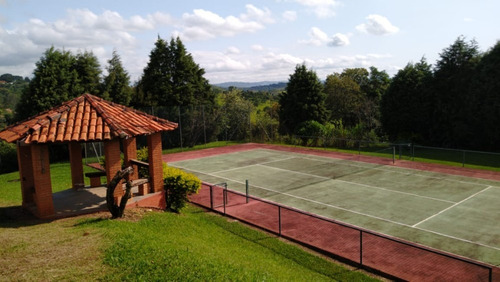 Imagem 8 de 14 de Linda Chácara Com Área De 9.000 M², Casa Sede E De Caseiro!!