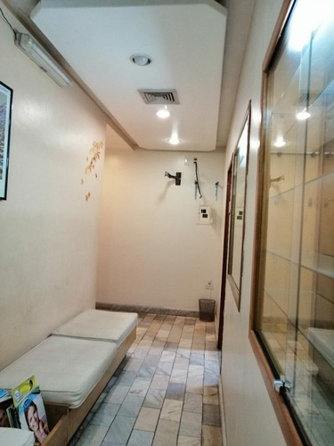 Imagen 10 de 13 de Oficina En Av. 181 Valencia (foof-031) Vende Larezcarpio